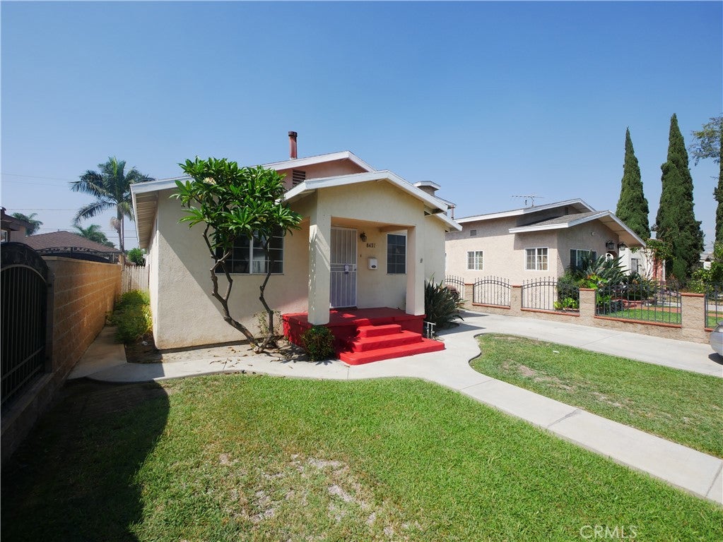 8437 San Vincente