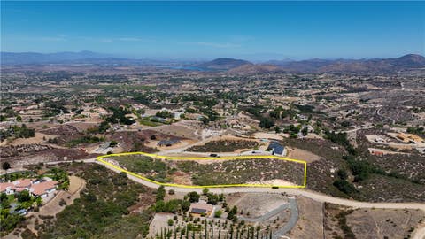 Photo of 1 Calle Fresca Way, Temecula, CA 92592 (MLS # SW26167410)