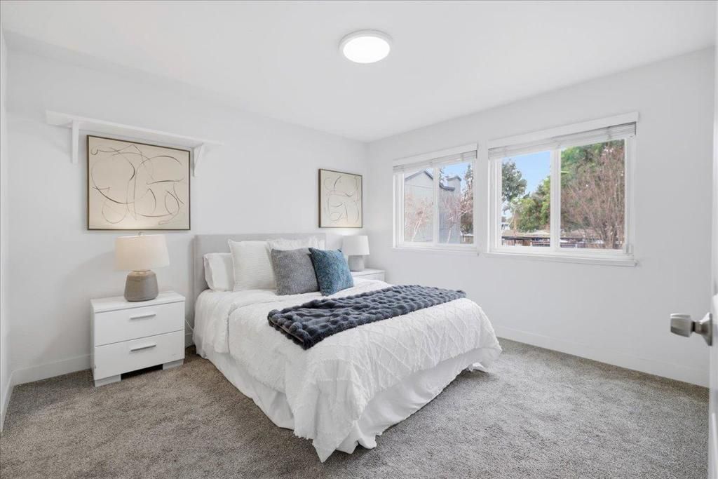 listing image 130727880312462341126