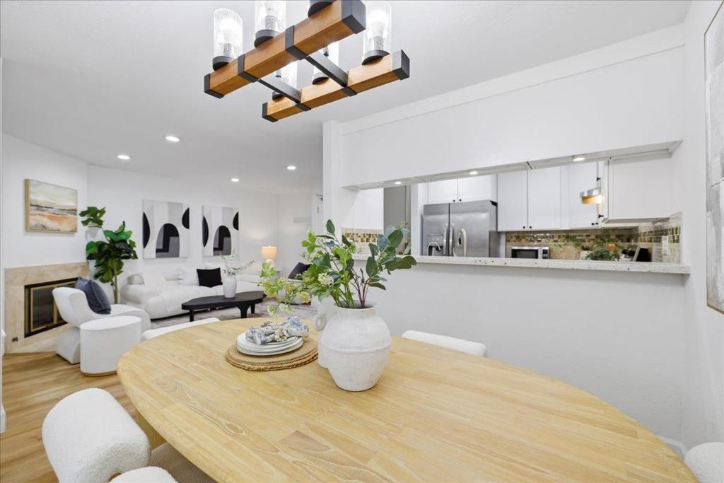 listing image 130723079175428402675