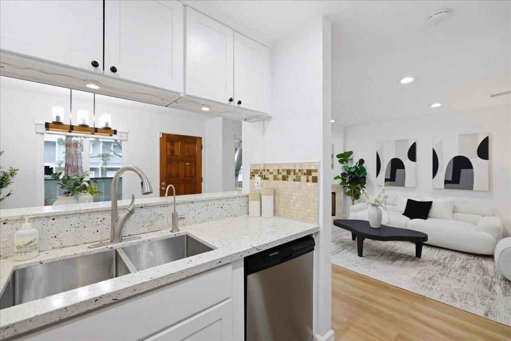 listing image 130721911615775172497