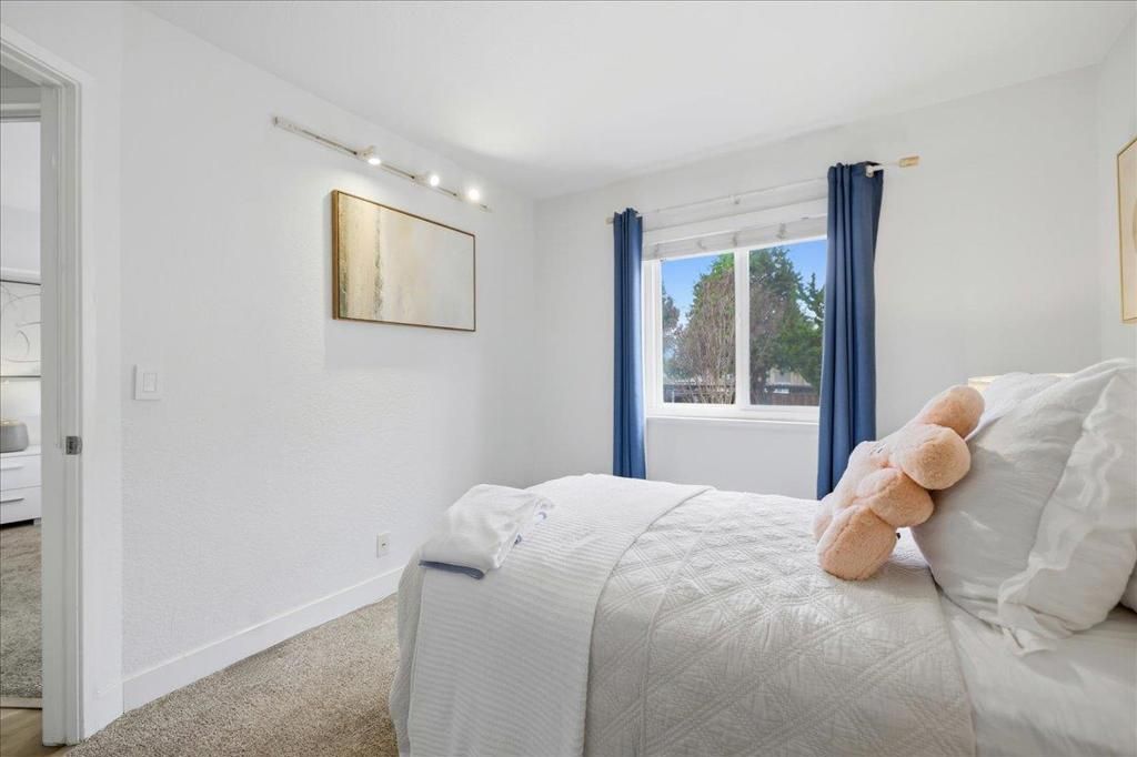 listing image 130728696317971952334