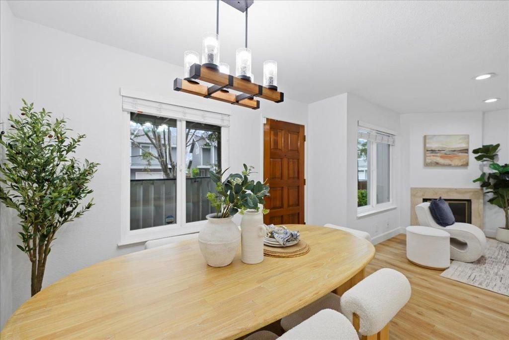 listing image 130725221855059044220