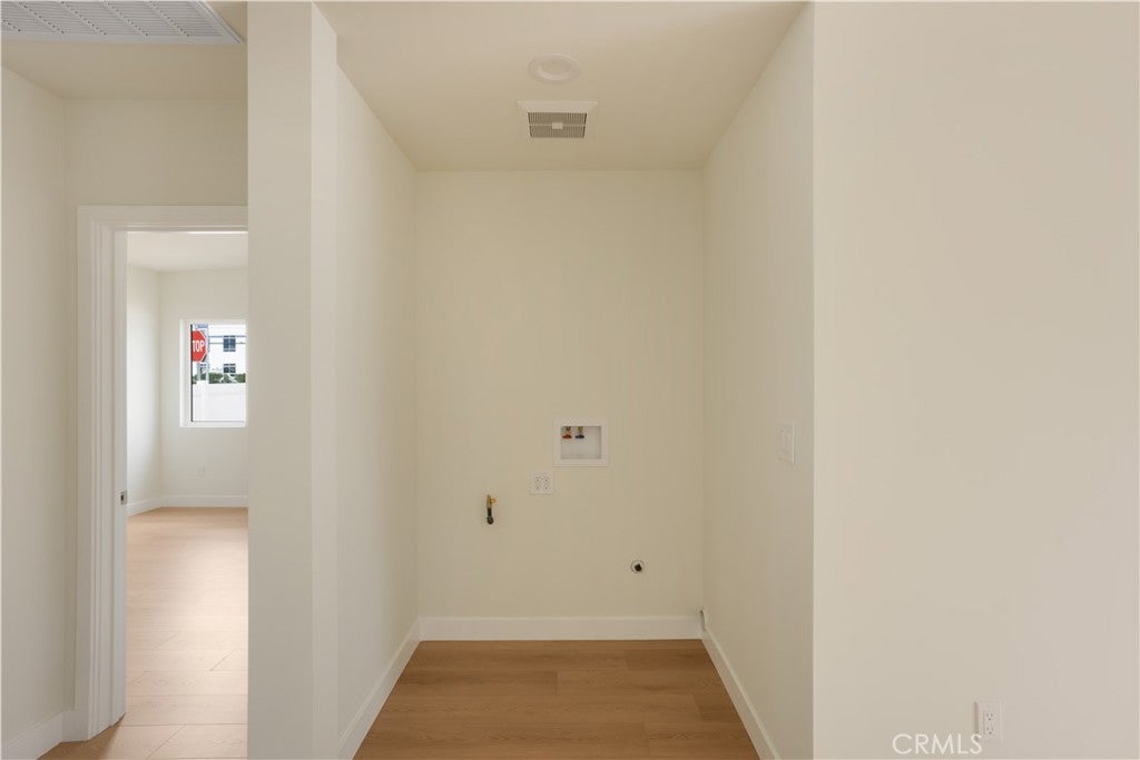 10957 Crockett