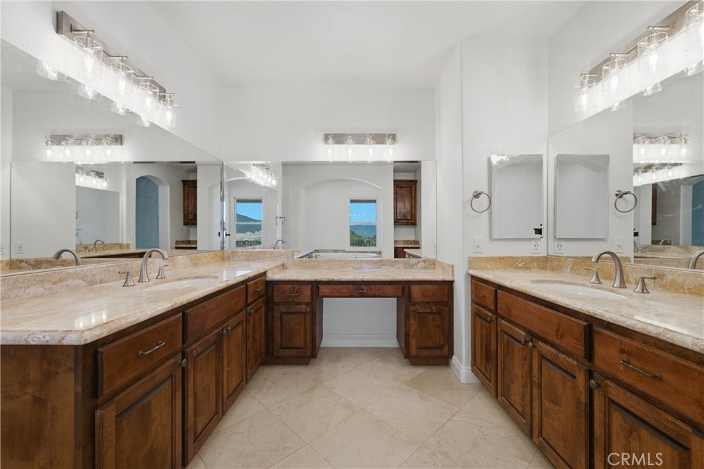 30425 La Presa Loop, Temecula, CA, 92592, USA, 5 Bedrooms Bedrooms, ,6 BathroomsBathrooms,Residential,Active,30425 La Presa Loop,DW26168947