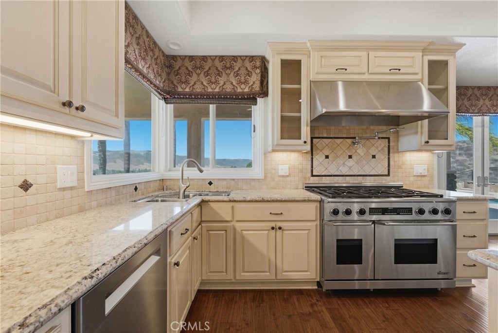 30425 La Presa Loop, Temecula, CA, 92592, USA, 5 Bedrooms Bedrooms, ,6 BathroomsBathrooms,Residential,Active,30425 La Presa Loop,DW26168947