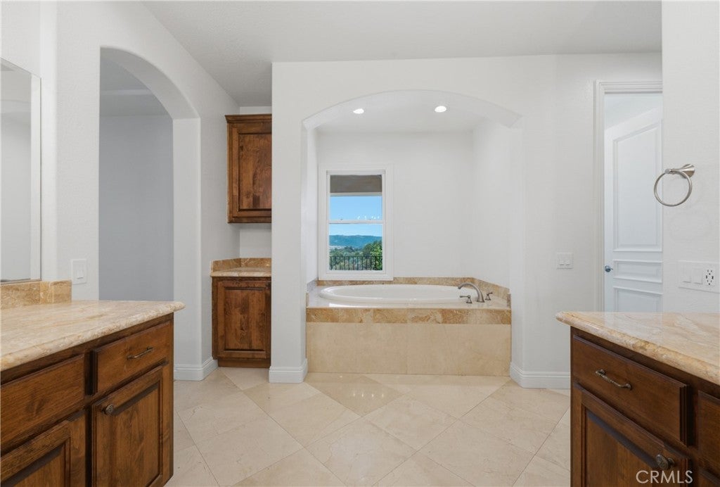 30425 La Presa Loop, Temecula, CA, 92592, USA, 5 Bedrooms Bedrooms, ,6 BathroomsBathrooms,Residential,Active,30425 La Presa Loop,DW26168947
