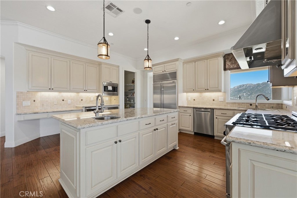 30425 La Presa Loop, Temecula, CA, 92592, USA, 5 Bedrooms Bedrooms, ,6 BathroomsBathrooms,Residential,Active,30425 La Presa Loop,DW26168947
