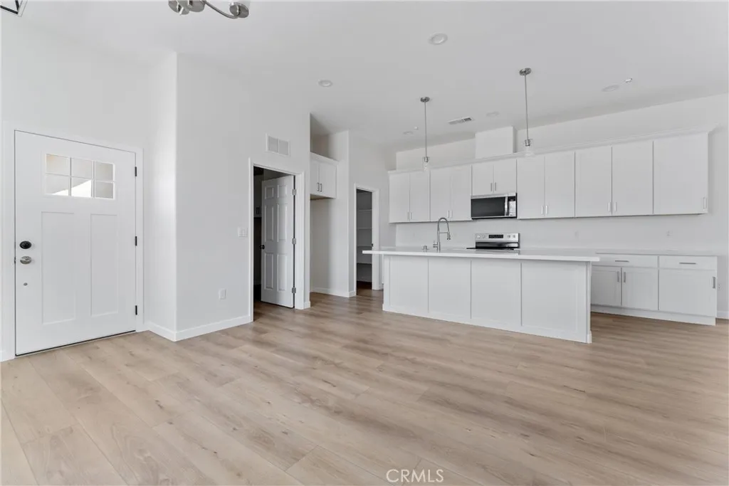 Tehachapi, California 93561, United States, 3 Bedrooms Bedrooms, ,2 BathroomsBathrooms,Residential,Active,172488