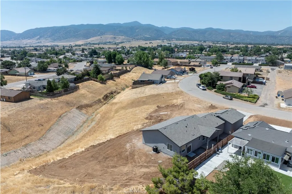 Tehachapi, California 93561, United States, 3 Bedrooms Bedrooms, ,2 BathroomsBathrooms,Residential,Active,172488