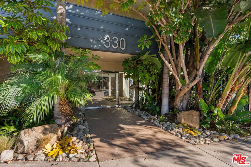 330 S Barrington Avenue 307