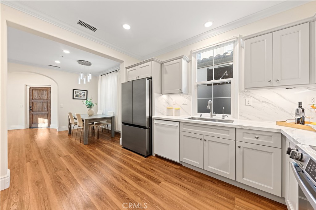 77 Canyoncrest