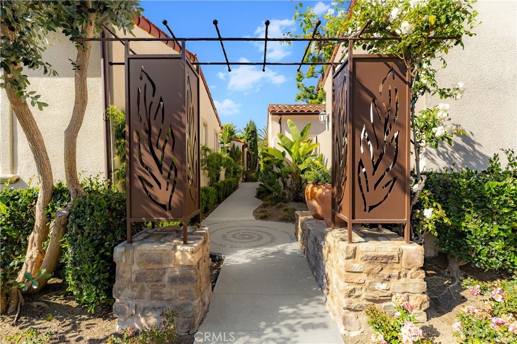 77 Canyoncrest