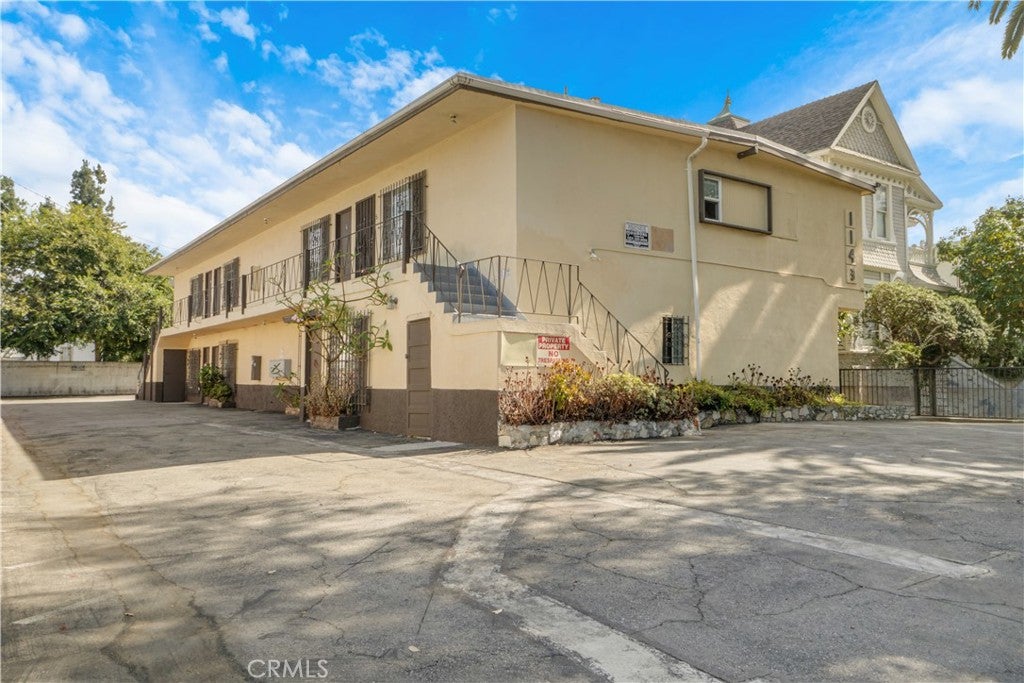 1143 W 28th