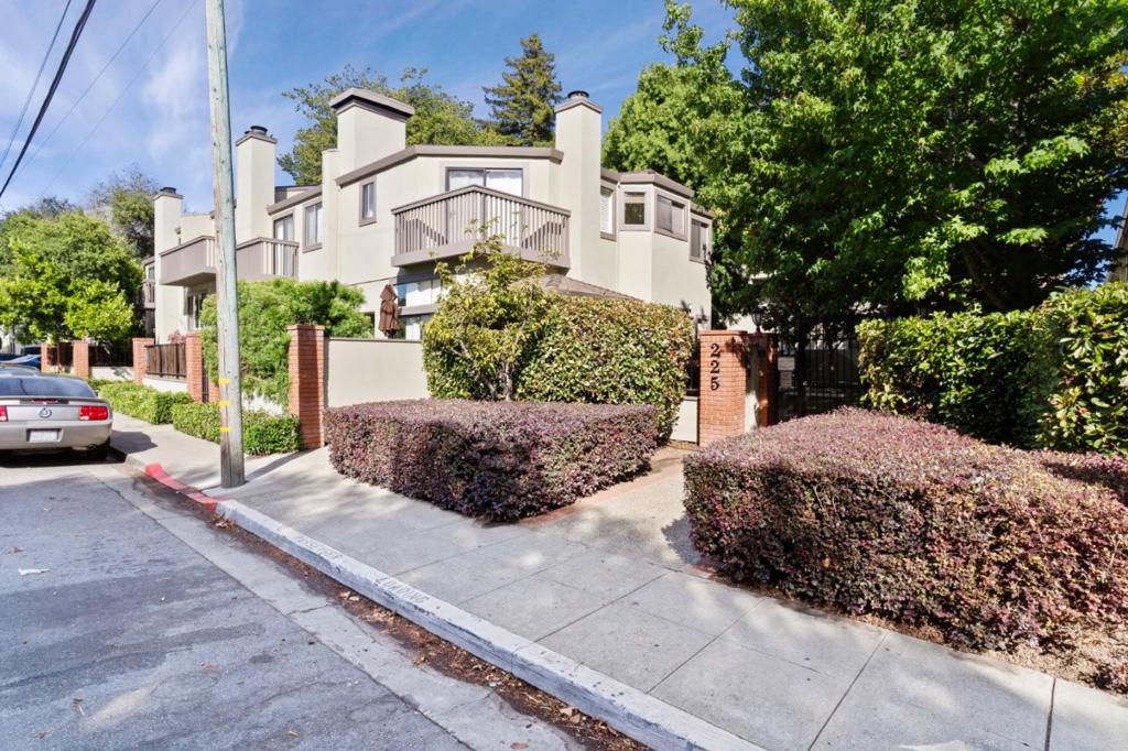 225 E Santa Inez #15, a light bright 2 bedroom, 2.5 bath a town-home style condominium located just a mile from the popular Burlingame Avenue and a short stroll from the heart of downtown San Mateo. The Pine Terrace complex, this home offers a perfect blend of convenience and a quiet retreat. The complex starts with a lush courtyard leading to your private entrance. The open floor plan seamlessly connects the living room, dining area, and kitchen, with modern finishes and natural light. The main level also features a convenient half bath. Upstairs, features two spacious en-suite bedrooms offering private bathrooms, and balcony access. Complex also feature underground parking.