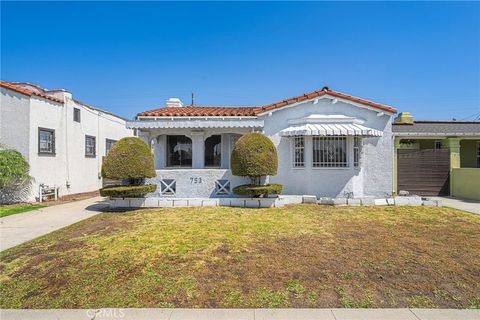 Photo of 753 W 104th Street, Los Angeles, CA 90044 (MLS # CV26104935)