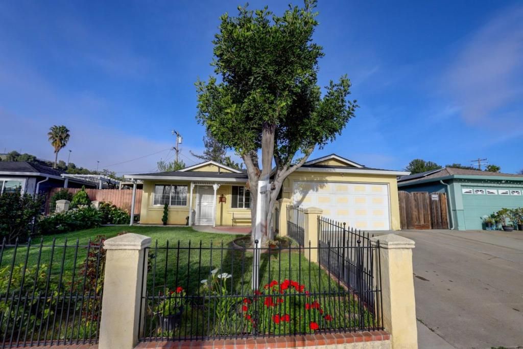 Photo of 4461 Lullaby Ln, San Jose, CA 95111 (MLS # ML82033999)