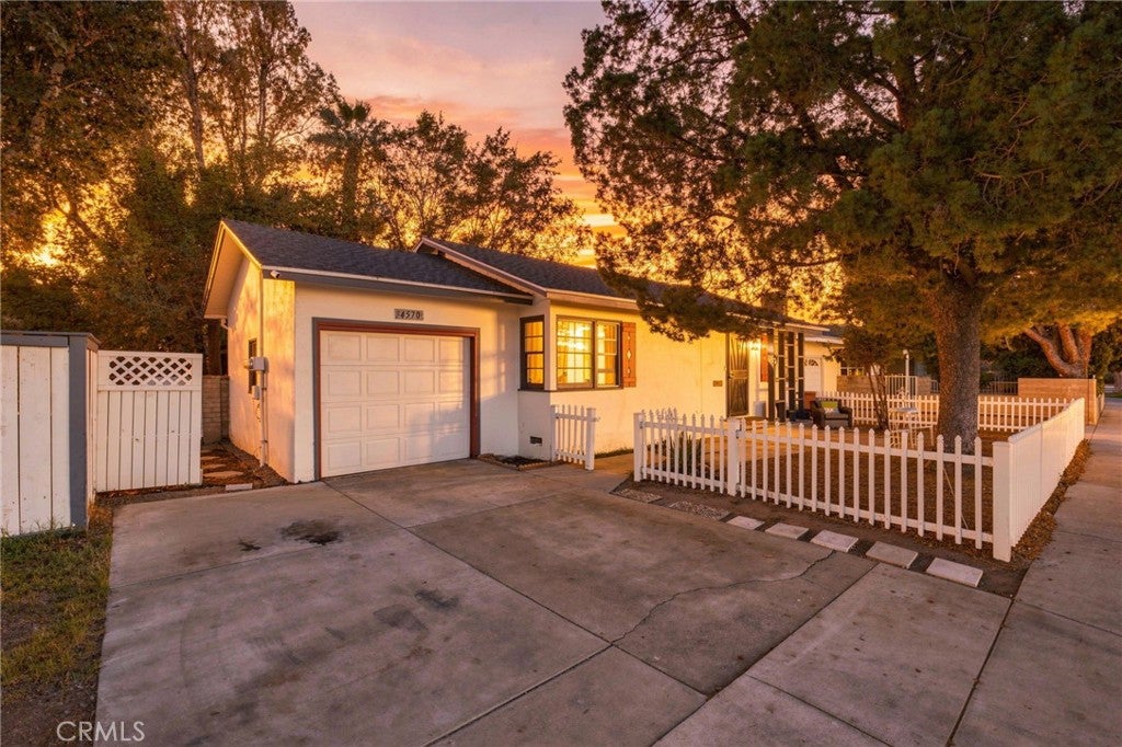 4570 Jurupa
