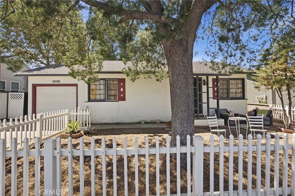 4570 Jurupa