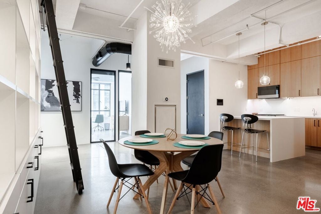 849 S Broadway 603