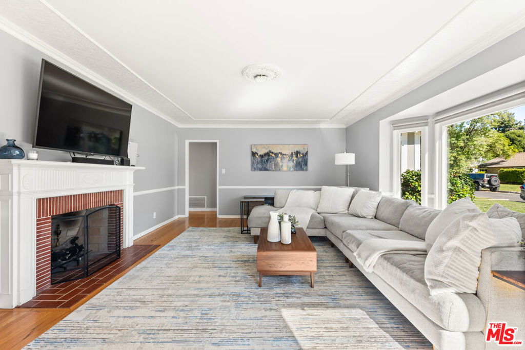 6819 Chisholm Avenue