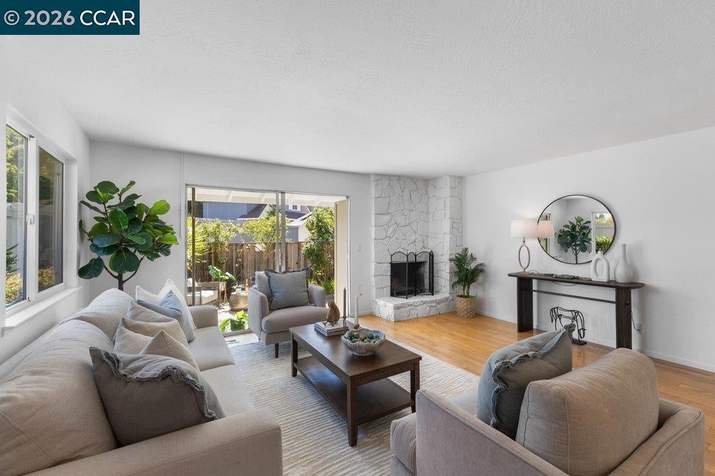 143 Miramonte Dr