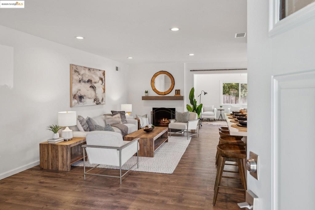 GREGORY GARDENS - Residential