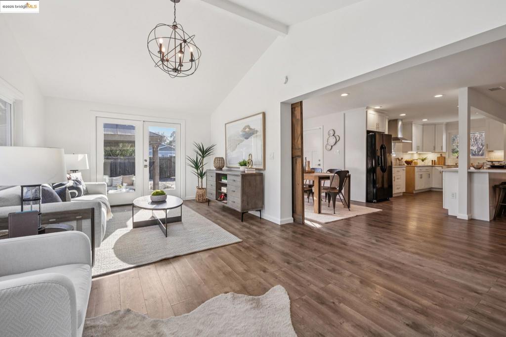 GREGORY GARDENS - Residential