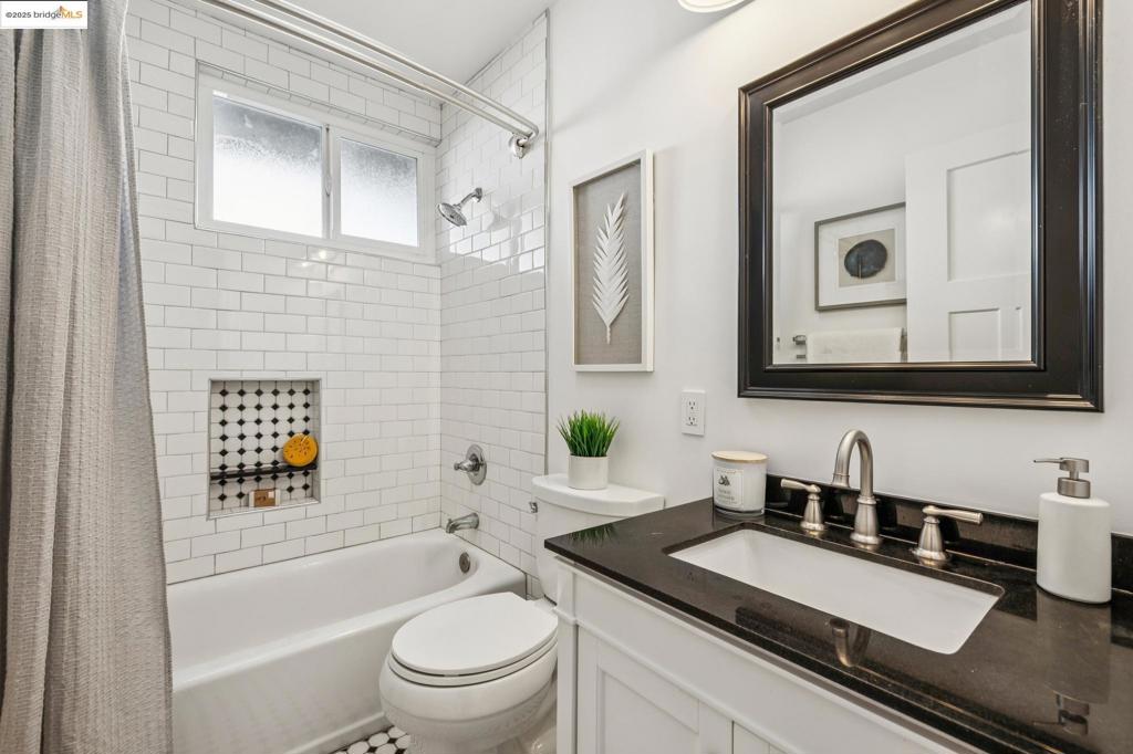 GREGORY GARDENS - Residential