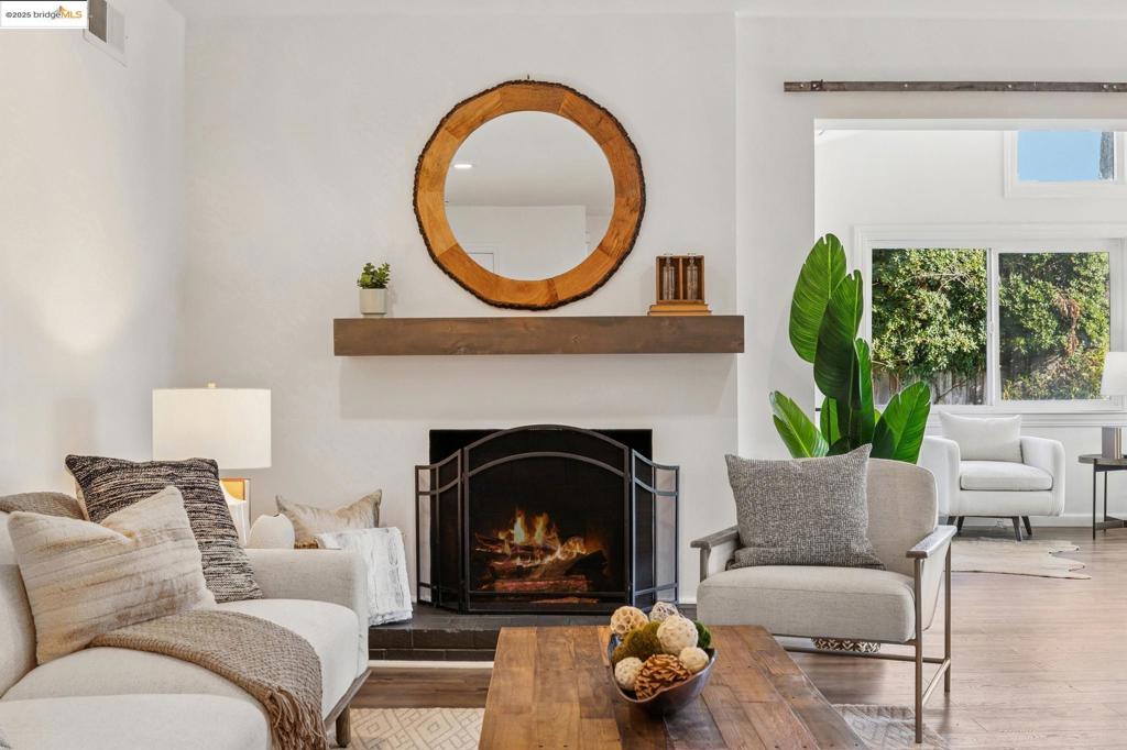 GREGORY GARDENS - Residential