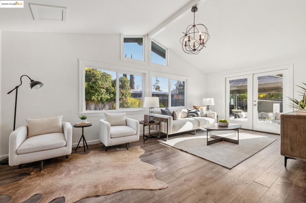 GREGORY GARDENS - Residential