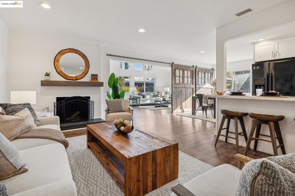 GREGORY GARDENS - Residential