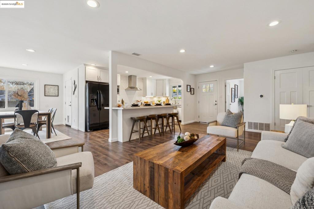 GREGORY GARDENS - Residential