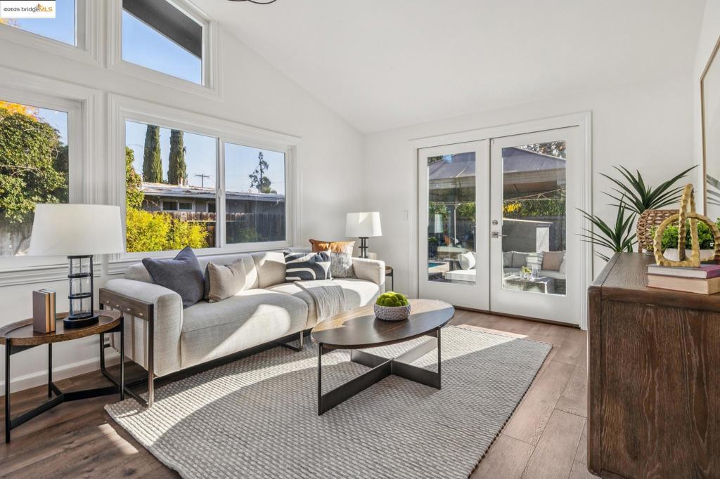 GREGORY GARDENS - Residential