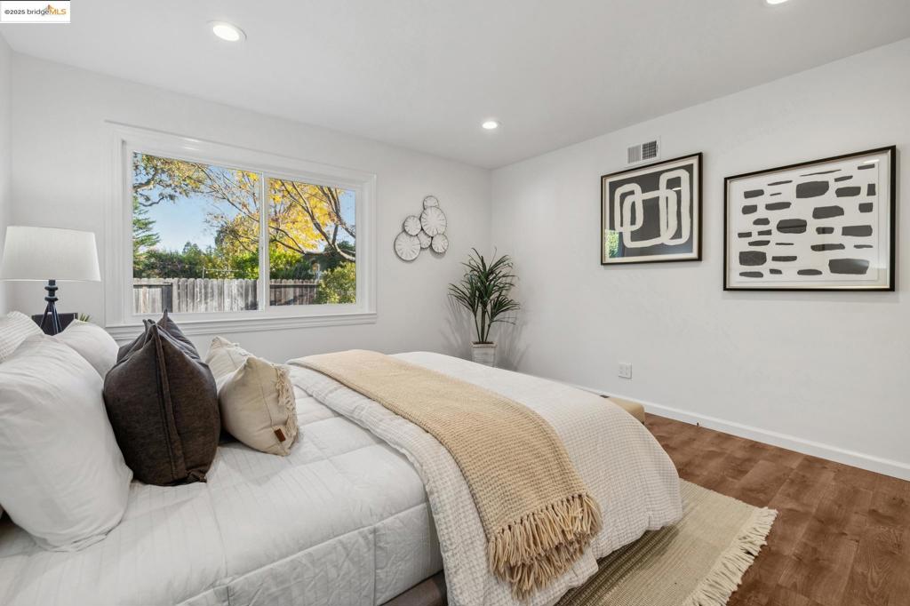 GREGORY GARDENS - Residential