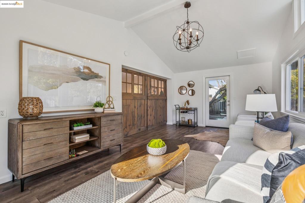 GREGORY GARDENS - Residential