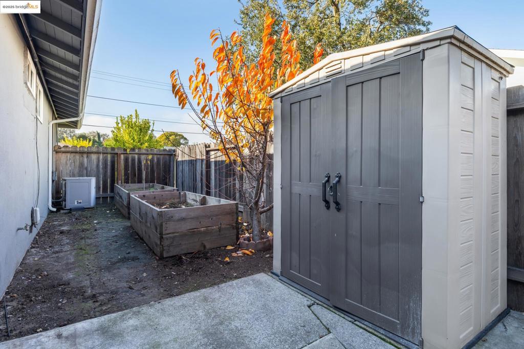 GREGORY GARDENS - Residential