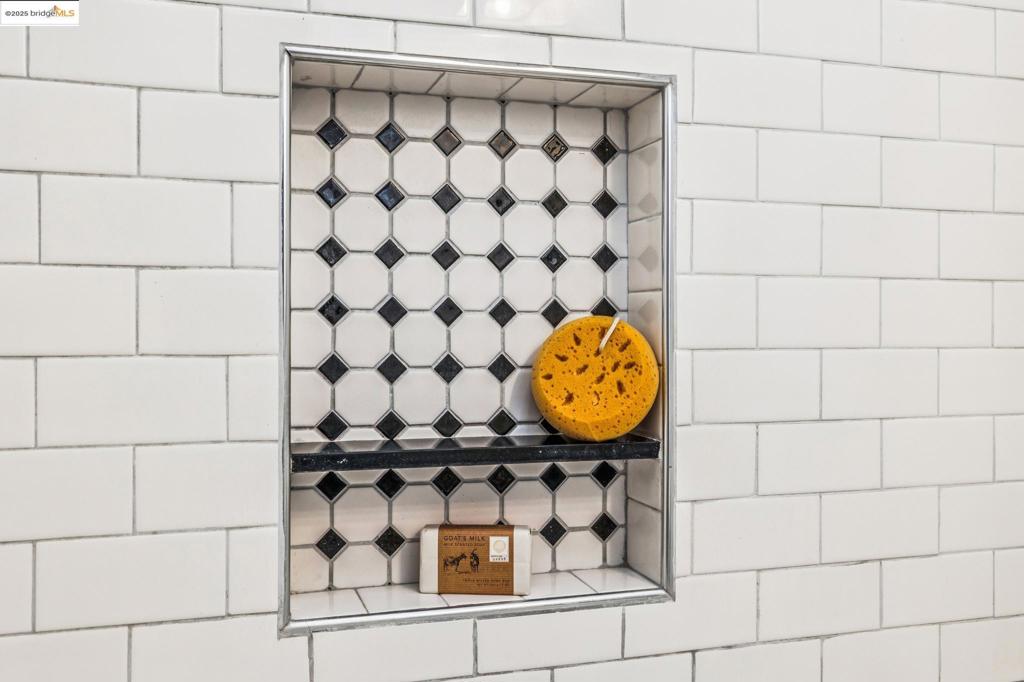 GREGORY GARDENS - Residential