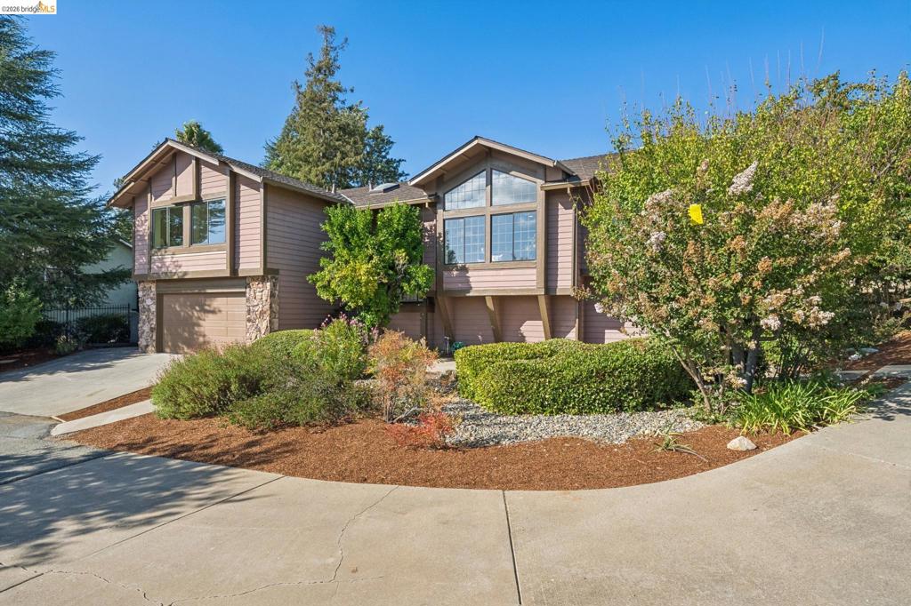 836 Navaronne Way