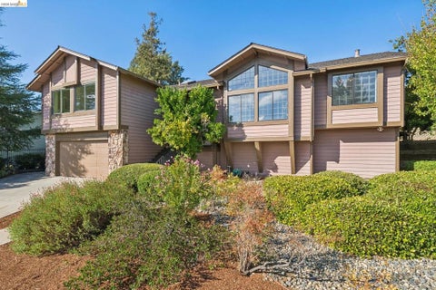 Photo of 836 Navaronne Way WAY, Concord, CA 94518 (MLS # 41148749)