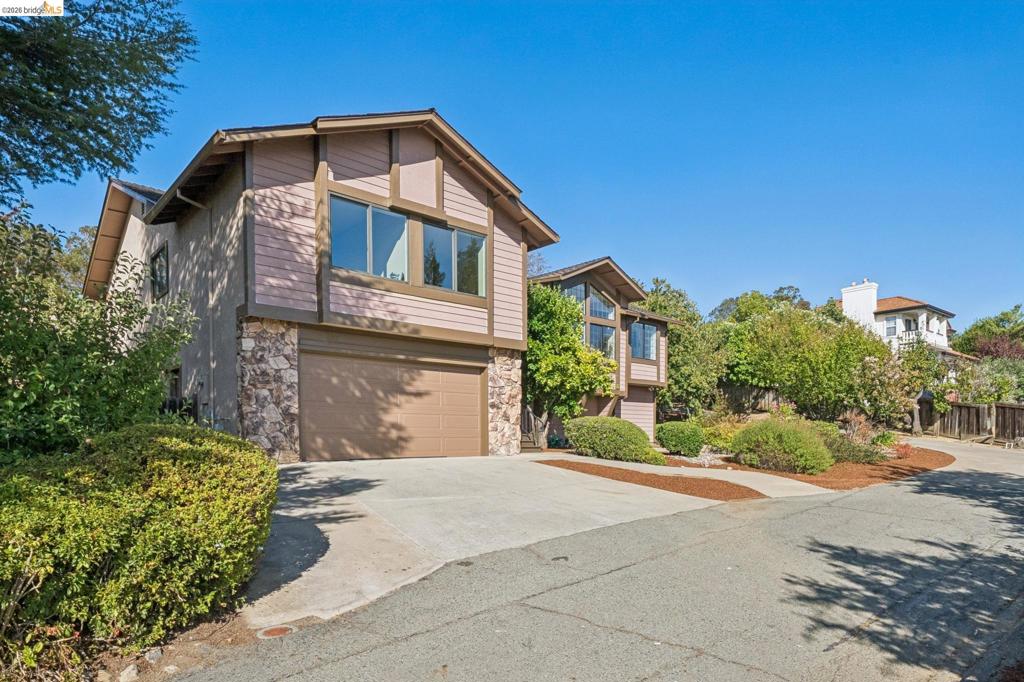 836 Navaronne Way