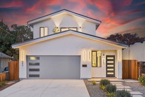 Photo of 747 W Washington Avenue, Sunnyvale, CA 94086 (MLS # ML82029065)