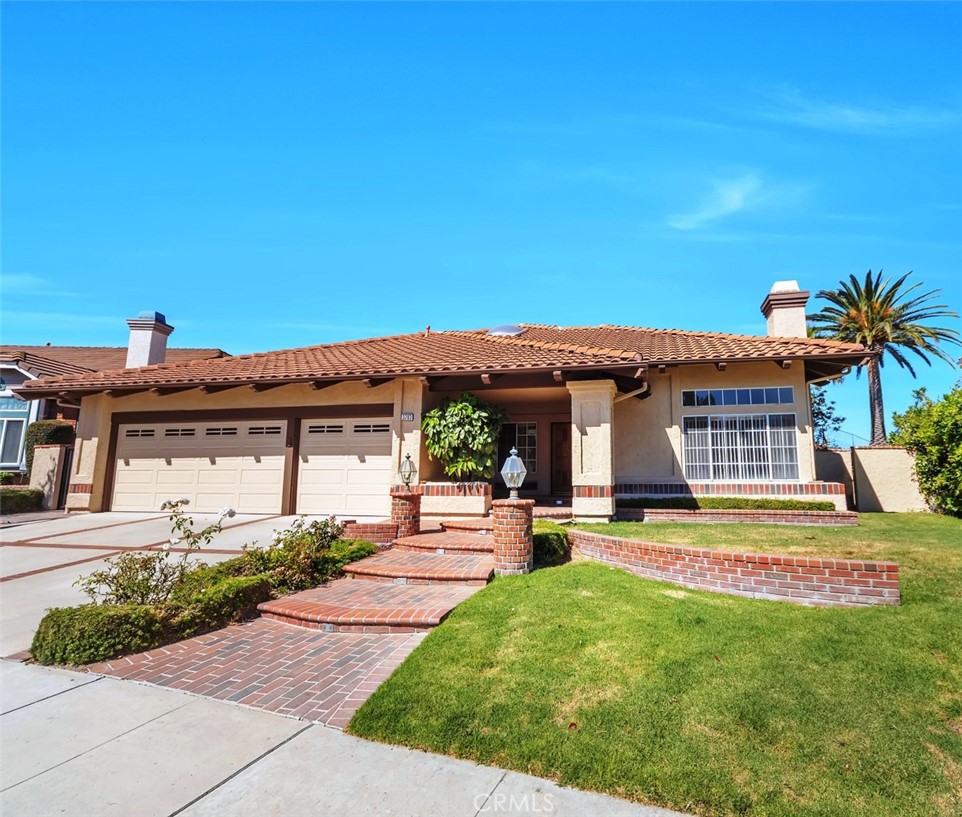 Beautiful SINGLE LEVEL pool/spa home in highly sought after, guard gated community of Chanteclair Estates. This home features 3 bedrooms, 2.5 baths plus office/den. High vaulted ceilings in the Living room with a warm fireplace. There is also a spacious Family room with an additional fireplace! Don't miss the formal dining area perfect for entertaining lots of family and friends. For casual dining, the eat-in kitchen does the trick. The primary bedroom is over-sized with an on suite bathroom complete with jetted tub and separate shower. Direct access to the 3 car garage leading to the large indoor laundry room. With traditional styling, this lovely home boasts over 2600 sq ft (per assessor) located on a peaceful cul-de-sac. And a short stroll to the community Tennis Courts and Greenbelts. This home is located in a wonderful area with Sunset Hills Park nearby and a few minutes from The Oaks Mall with lots of shopping and trendy restaurants. Served by the award winning Conejo School District.