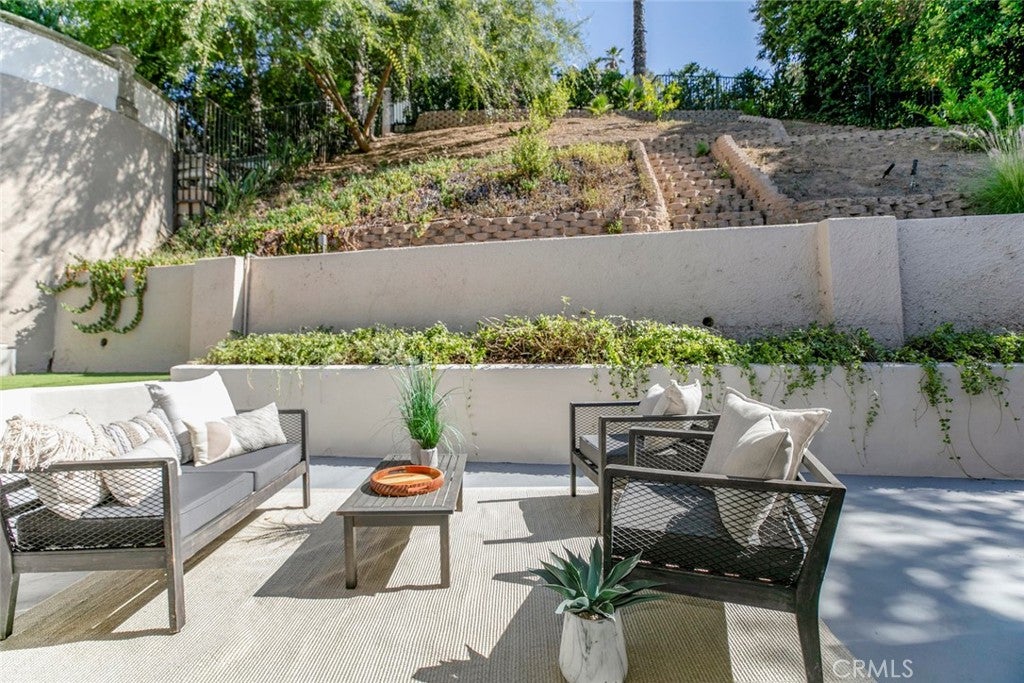341 Cumberland Road, Glendale CA 91202