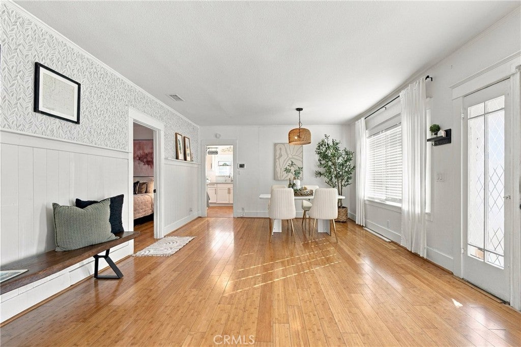 1105 S Hickory