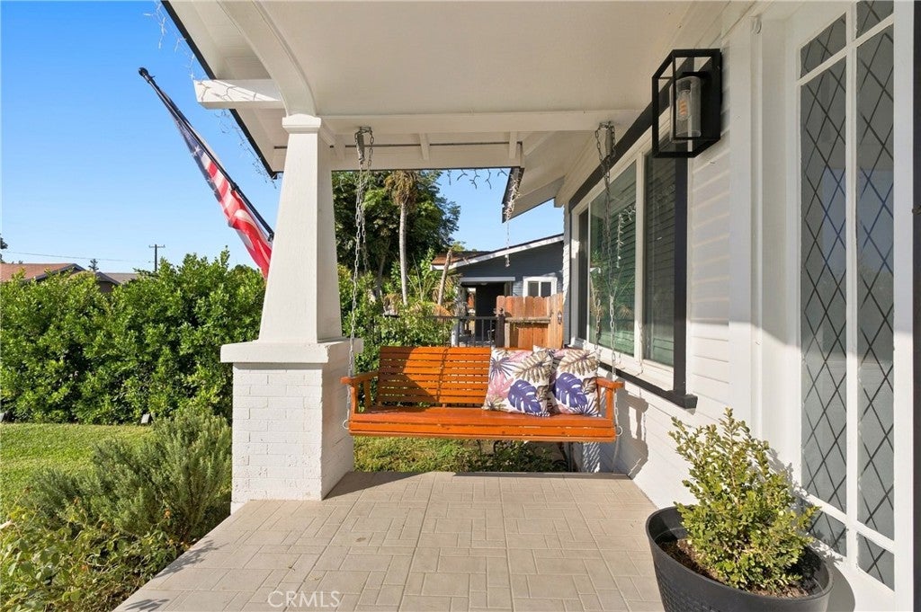 1105 S Hickory