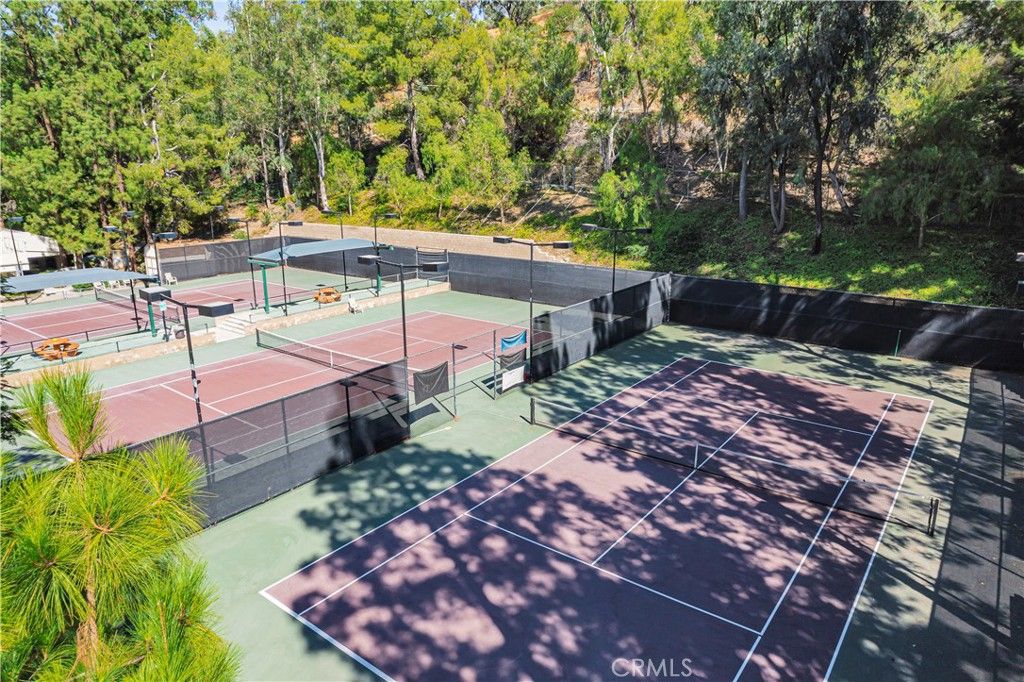 listing image 130729550372074897289