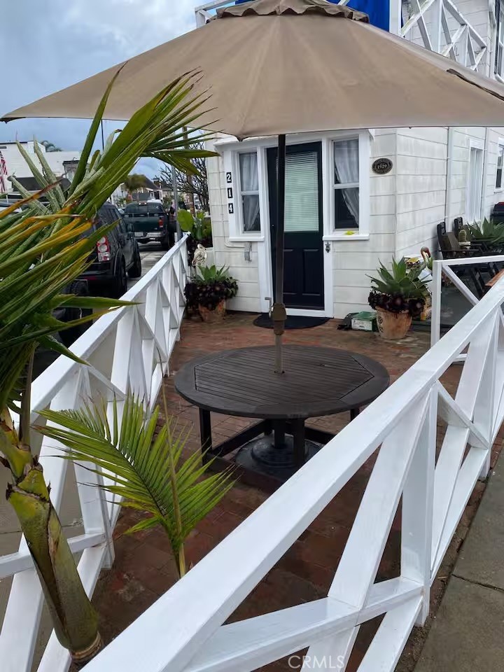 Enjoy Balboa island living. Originally built in 1929 as part of the Historic Boat House, the studio retains its unique charm while providing modern comforts. This bright and inviting studio features a thoughtfully designed living space, fully furnished for convenience, along with a well appointed kitchen. A private fenced front patio extends your living space outdoors, ideal for relaxing or entertaining. Extra features include air conditioning, heat, a fireplace and gas grill.
Located just a short distance to both Bayfronts and beaches, and only minutes from historic Marine Ave. with its boutique shops and popular restaurants. Enjoy the best of island living right outside your door. This special Balboa Island studio is available for yearly lease.