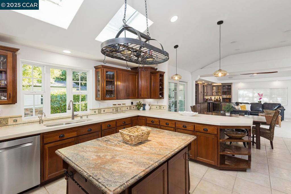 LAFAYETTE ORCHAR - Residential