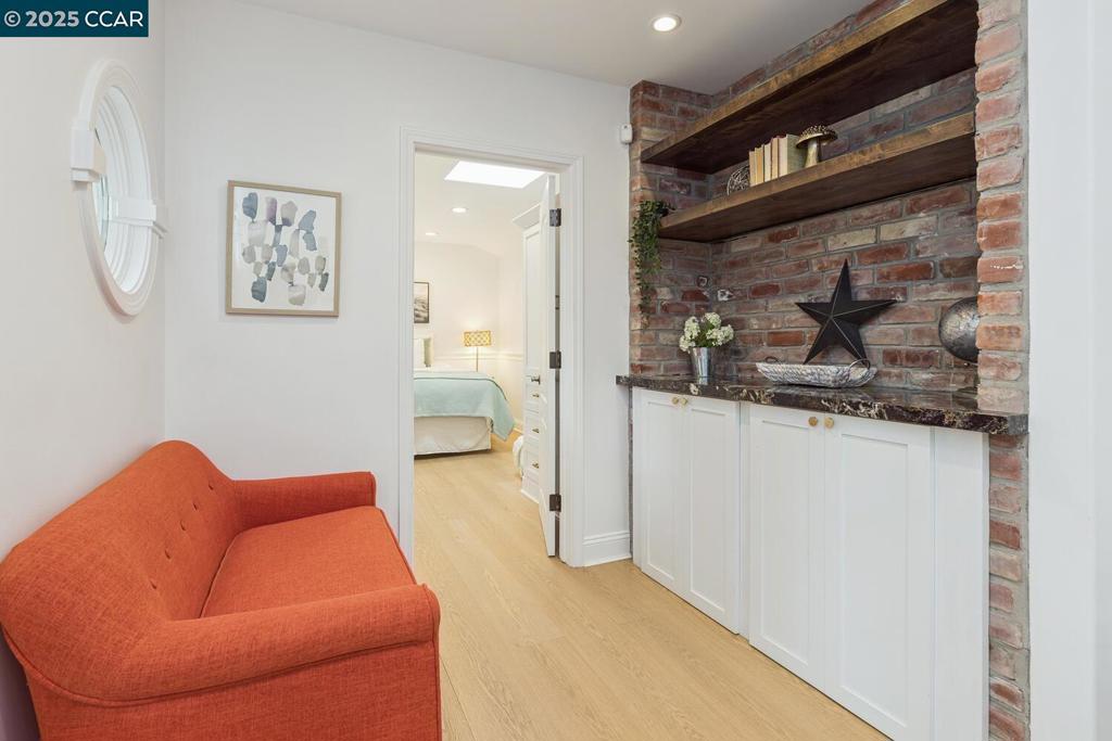 LAFAYETTE ORCHAR - Residential